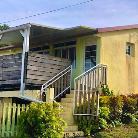 Maison Douce A Riviere-Salee Avec Vue Sur Jardin & Montagne Exterior photo